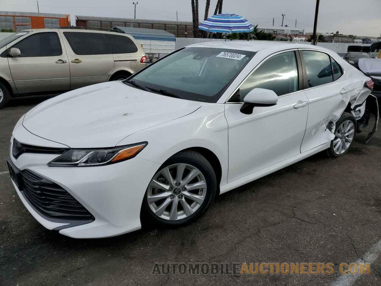 4T1B11HK2KU806897 TOYOTA CAMRY 2019