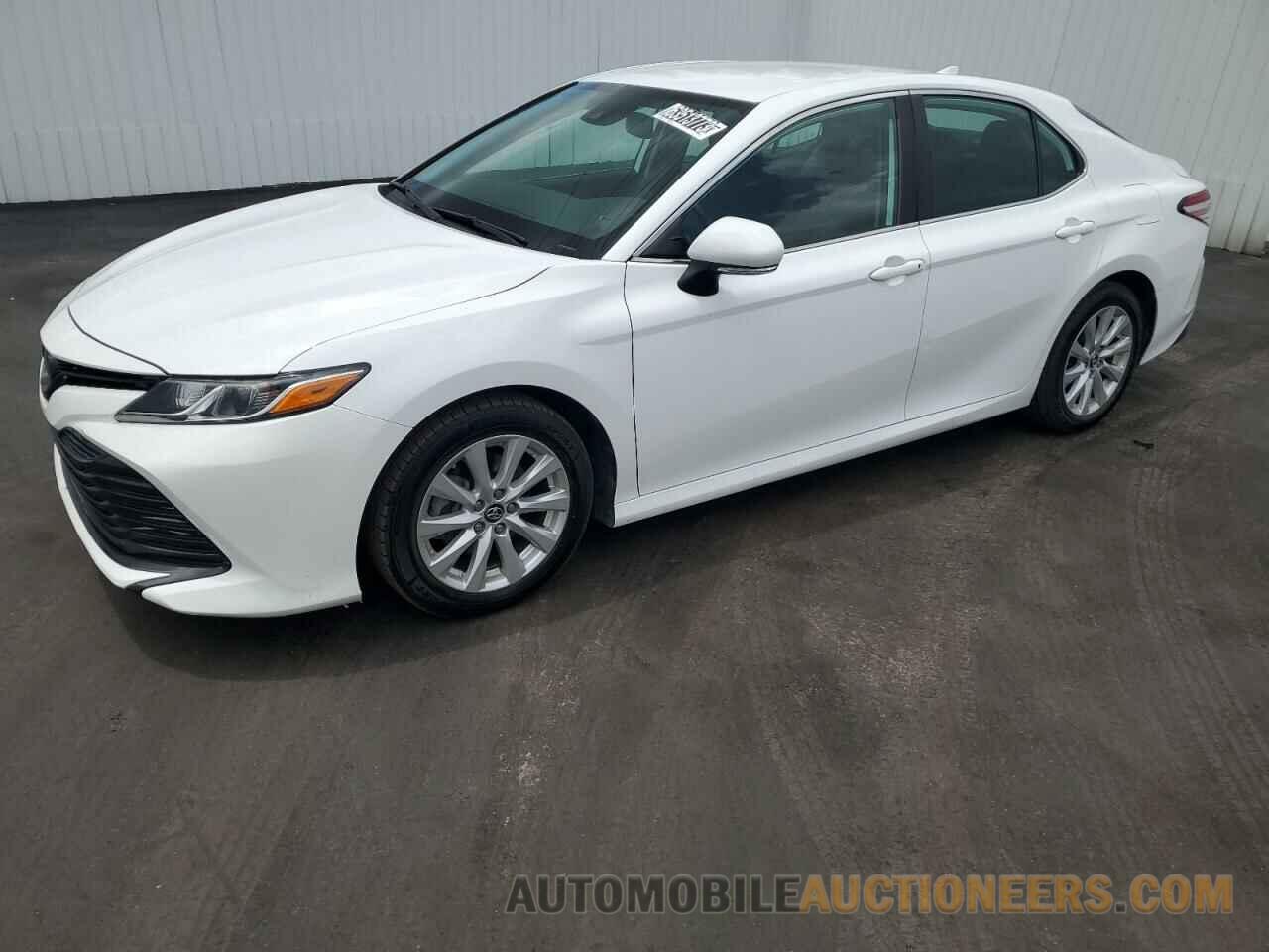 4T1B11HK2KU811923 TOYOTA CAMRY 2019