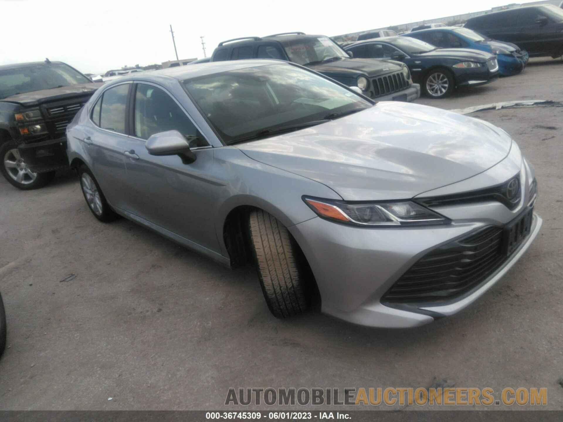 4T1B11HK2KU831136 TOYOTA CAMRY 2019