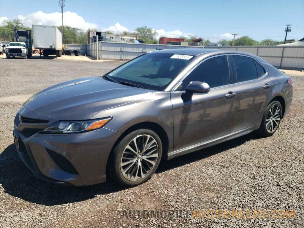 4T1B11HK3JU001893 TOYOTA CAMRY 2018