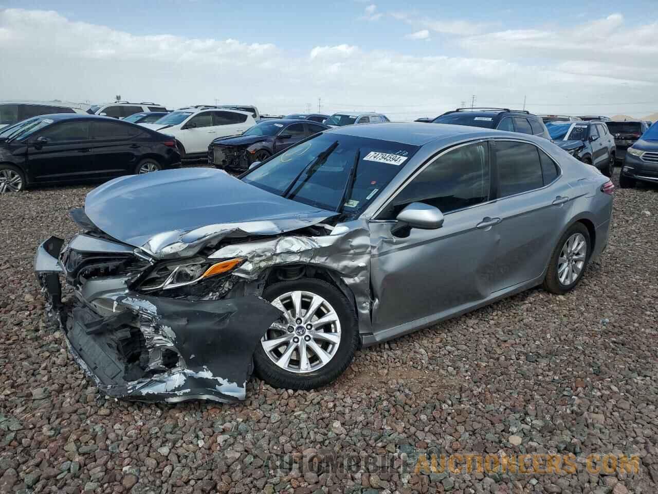 4T1B11HK3JU002235 TOYOTA CAMRY 2018