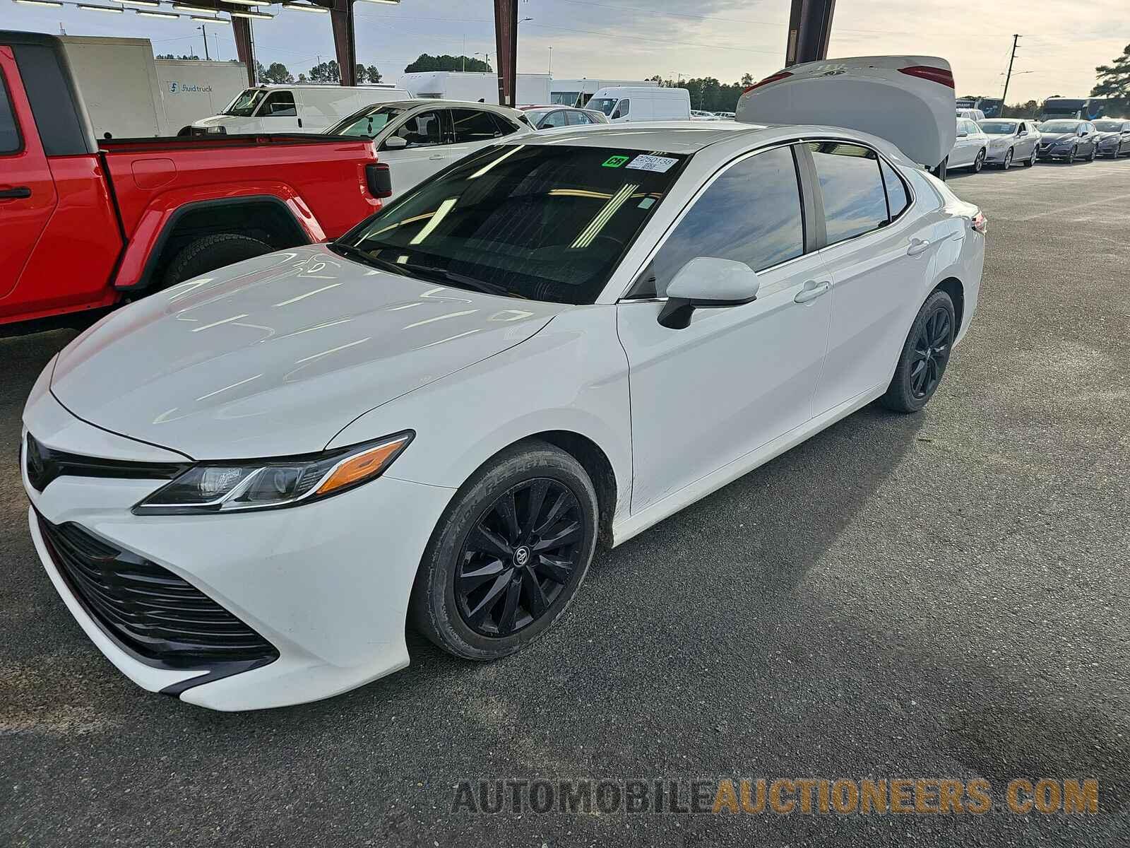 4T1B11HK3JU007662 Toyota Camry 2018