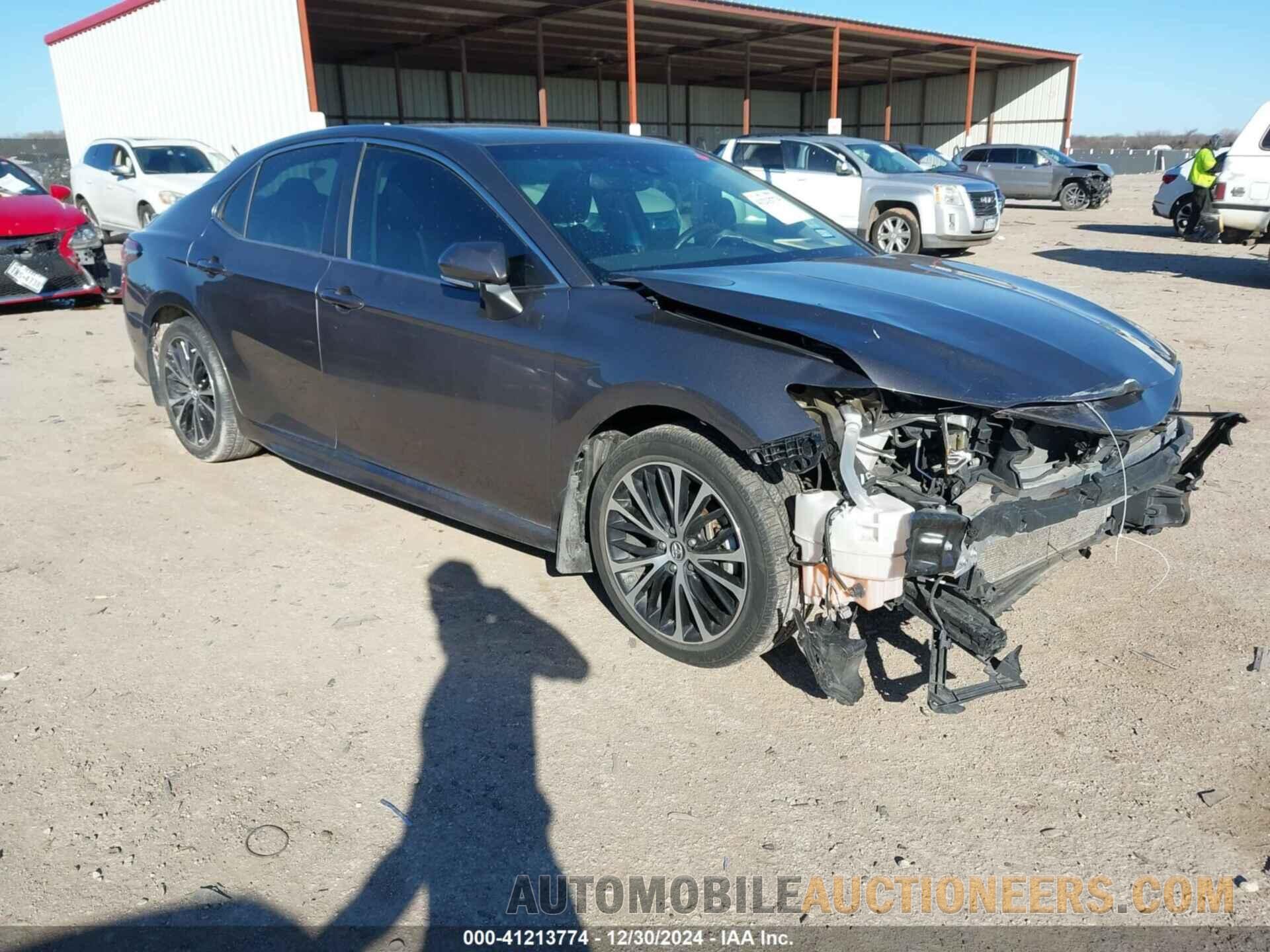 4T1B11HK3JU008729 TOYOTA CAMRY 2018