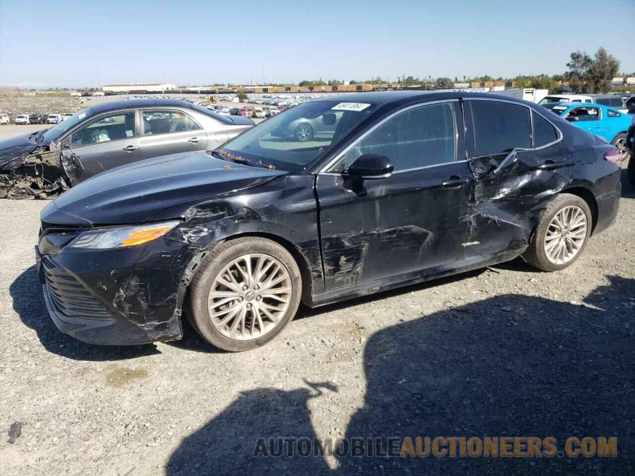 4T1B11HK3JU009606 TOYOTA CAMRY 2018