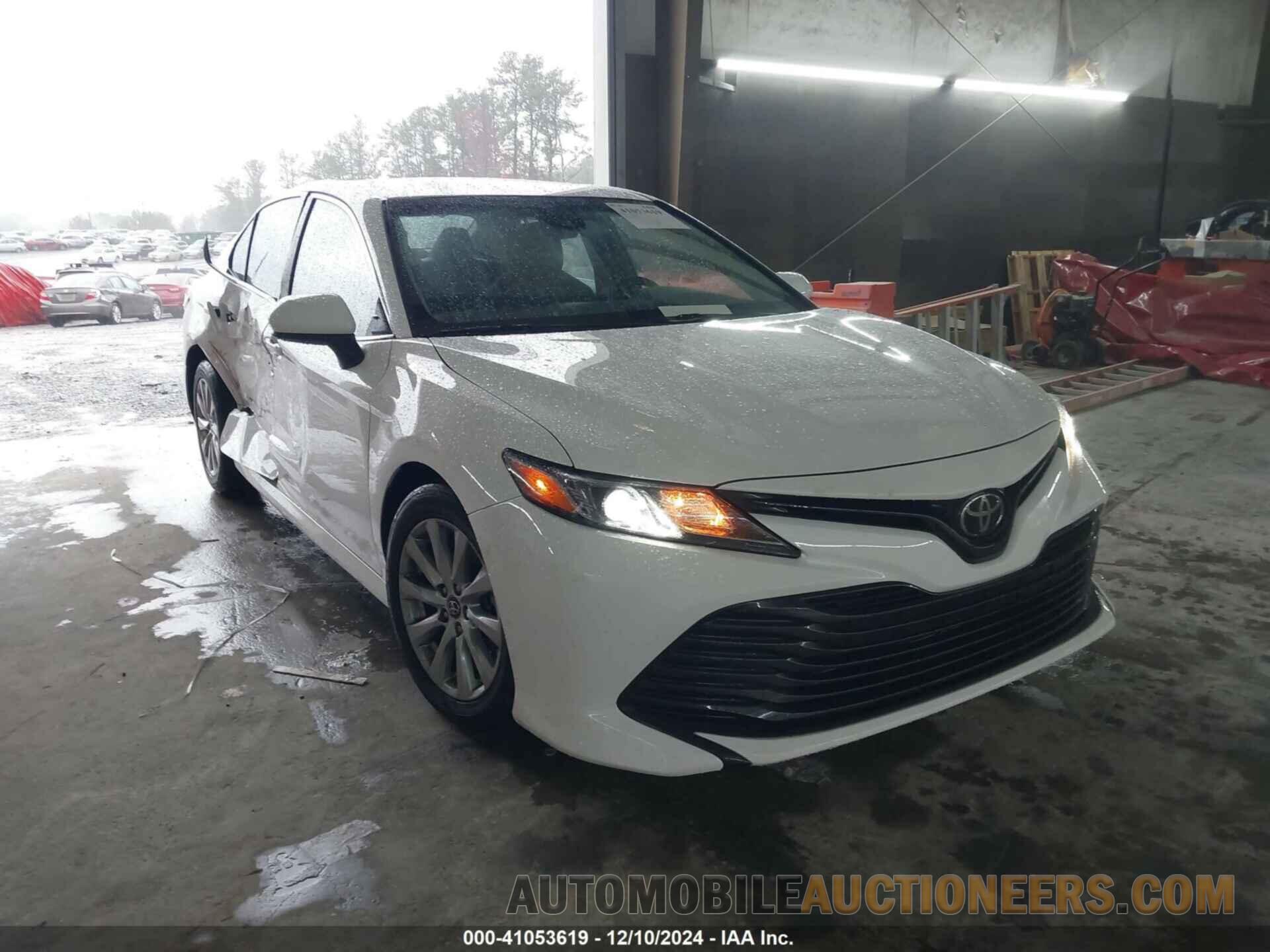 4T1B11HK3JU013879 TOYOTA CAMRY 2018