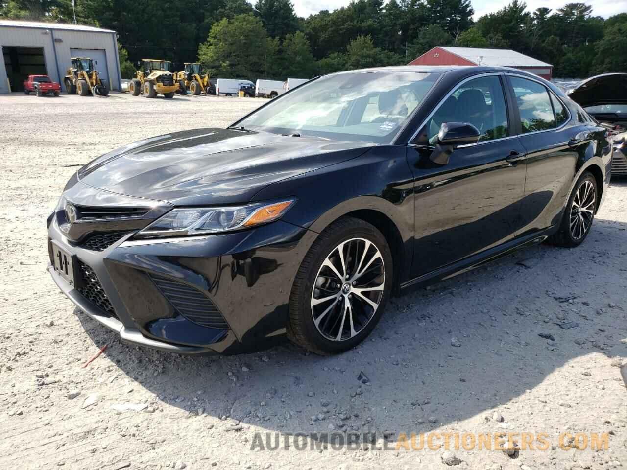 4T1B11HK3JU016409 TOYOTA CAMRY 2018