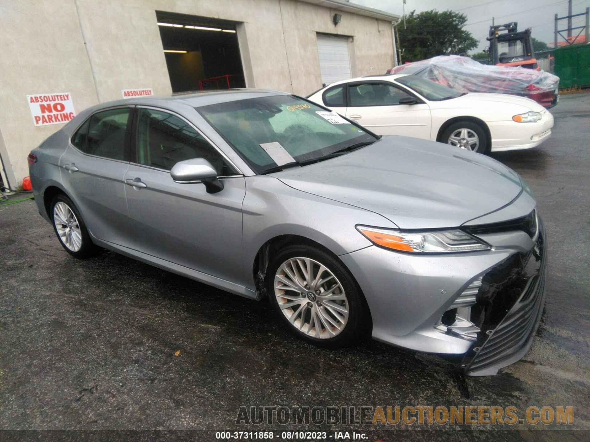 4T1B11HK3JU019570 TOYOTA CAMRY 2018