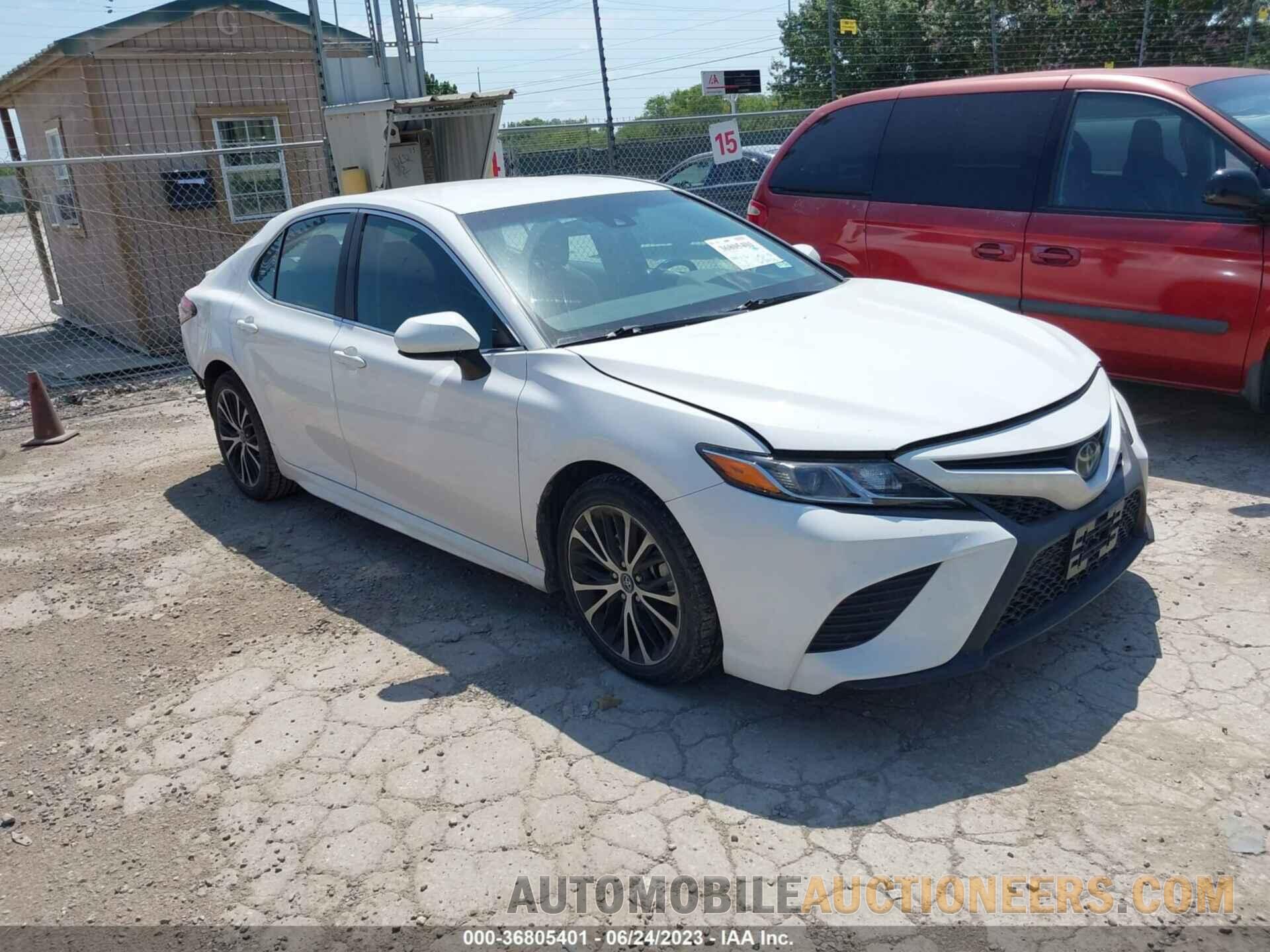 4T1B11HK3JU019682 TOYOTA CAMRY 2018