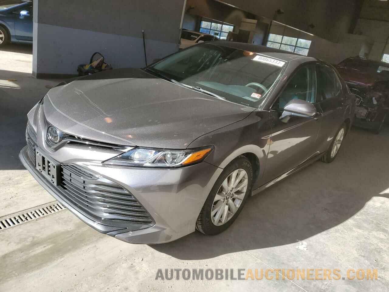 4T1B11HK3JU022582 TOYOTA CAMRY 2018