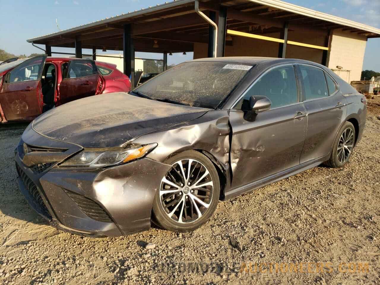 4T1B11HK3JU025014 TOYOTA CAMRY 2018