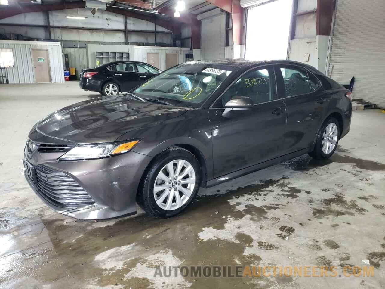 4T1B11HK3JU026518 TOYOTA CAMRY 2018