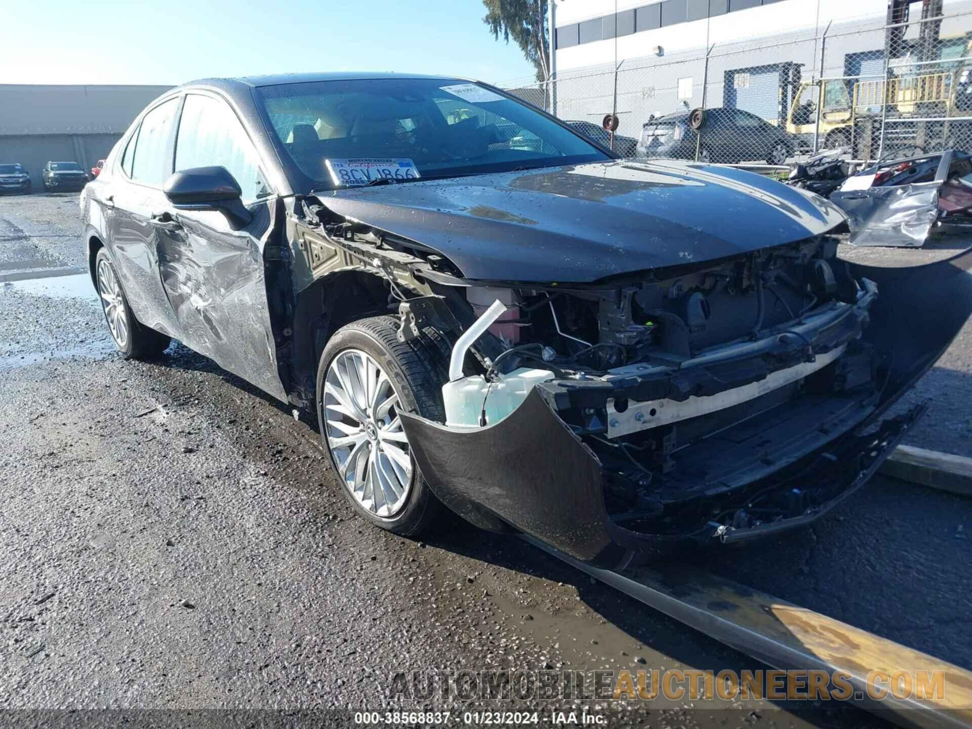 4T1B11HK3JU028723 TOYOTA CAMRY 2018