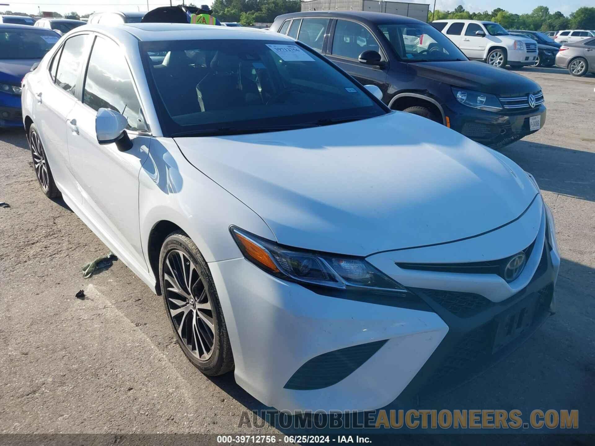 4T1B11HK3JU031797 TOYOTA CAMRY 2018