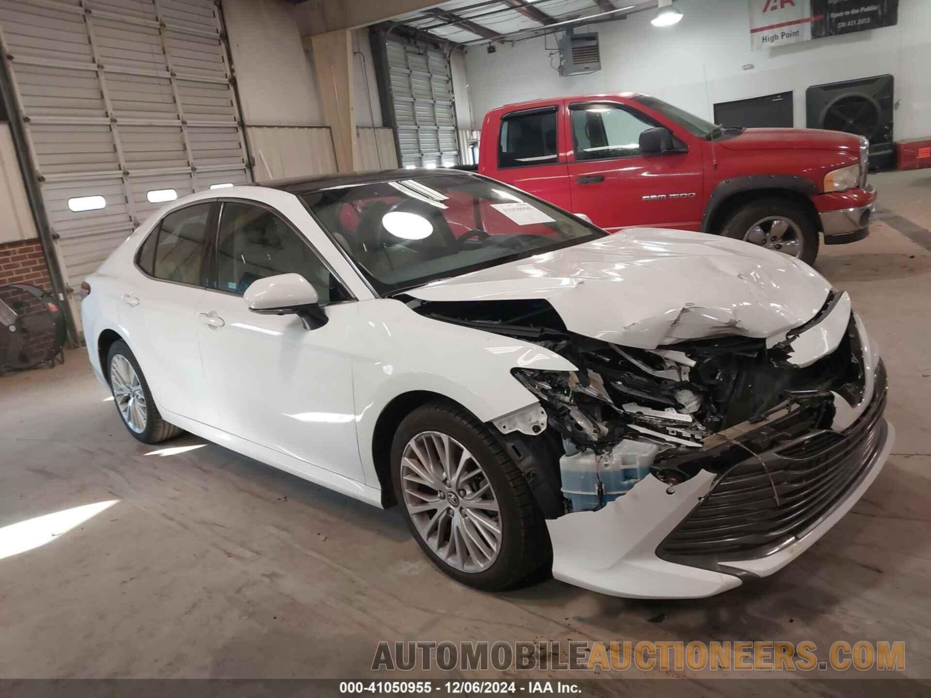 4T1B11HK3JU037826 TOYOTA CAMRY 2018