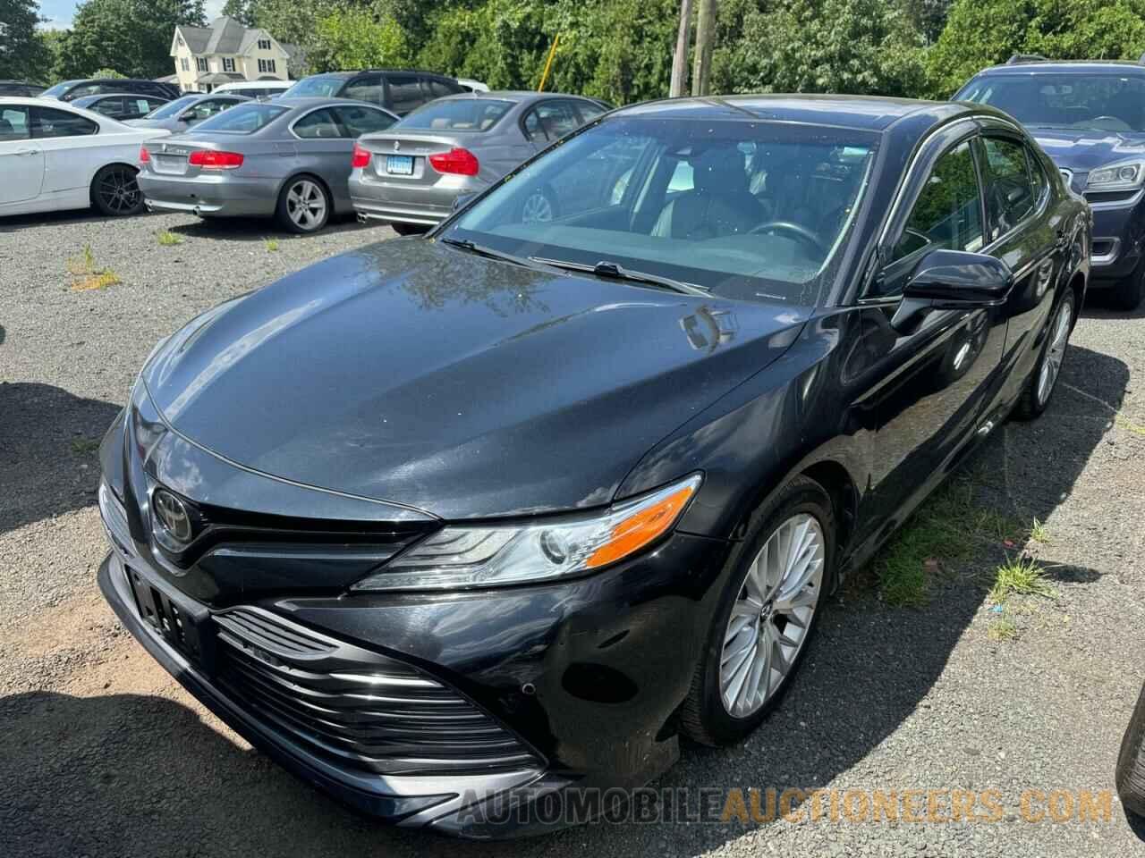 4T1B11HK3JU042587 TOYOTA CAMRY 2018