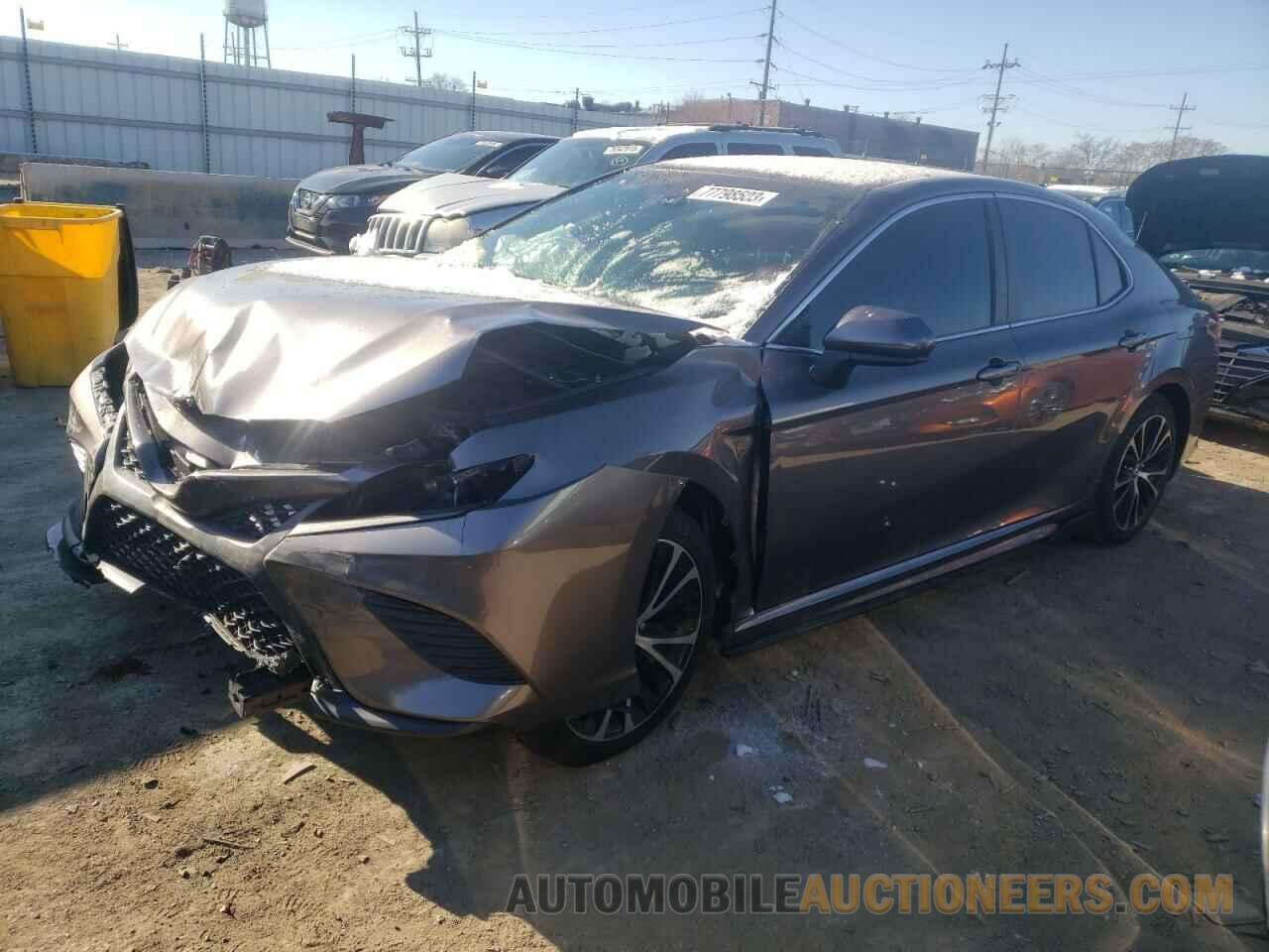 4T1B11HK3JU049071 TOYOTA CAMRY 2018