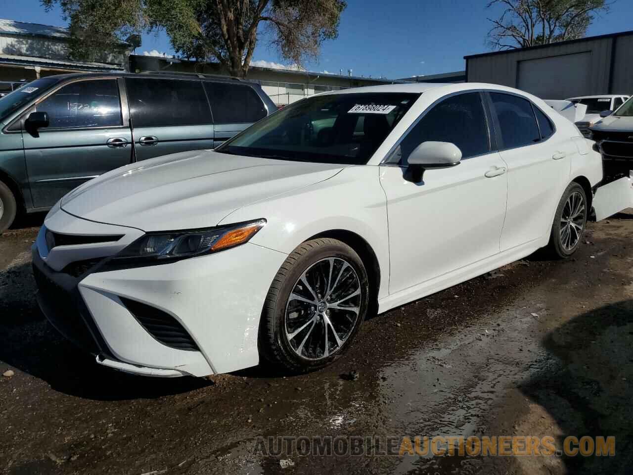 4T1B11HK3JU051032 TOYOTA CAMRY 2018