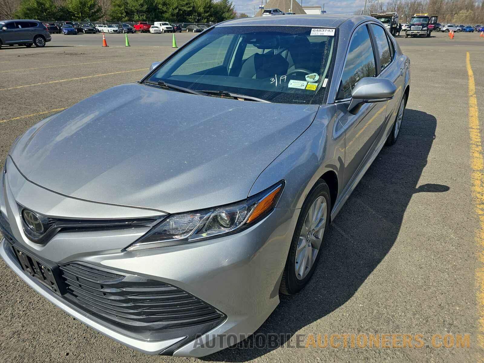 4T1B11HK3JU051841 Toyota Camry 2018