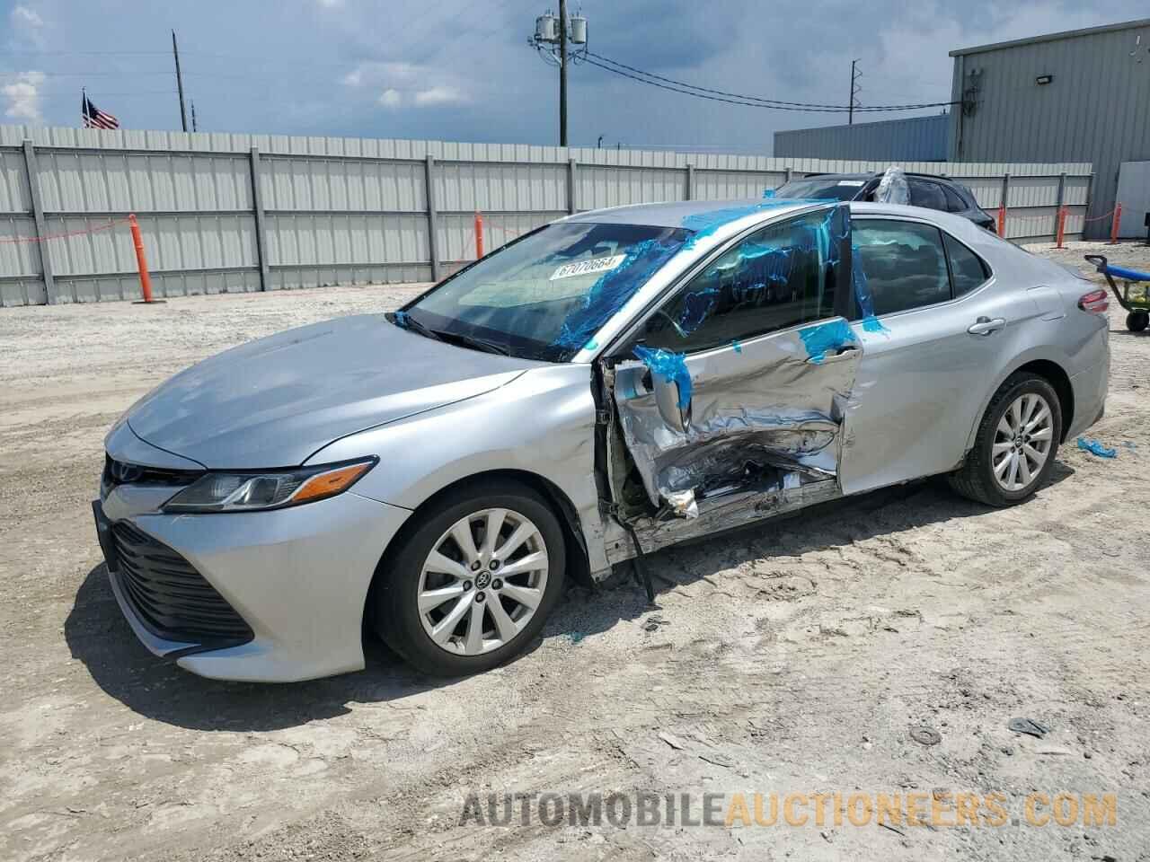 4T1B11HK3JU052570 TOYOTA CAMRY 2018