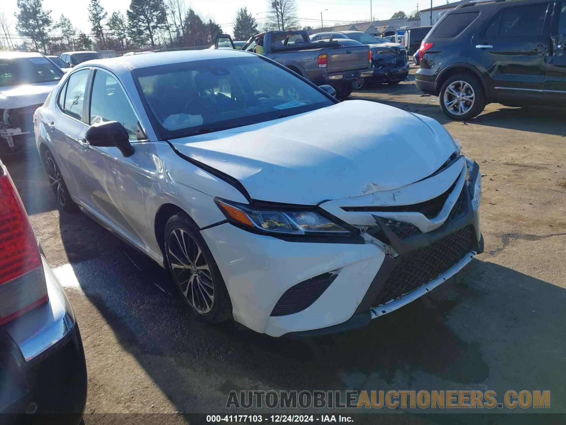 4T1B11HK3JU055128 TOYOTA CAMRY 2018