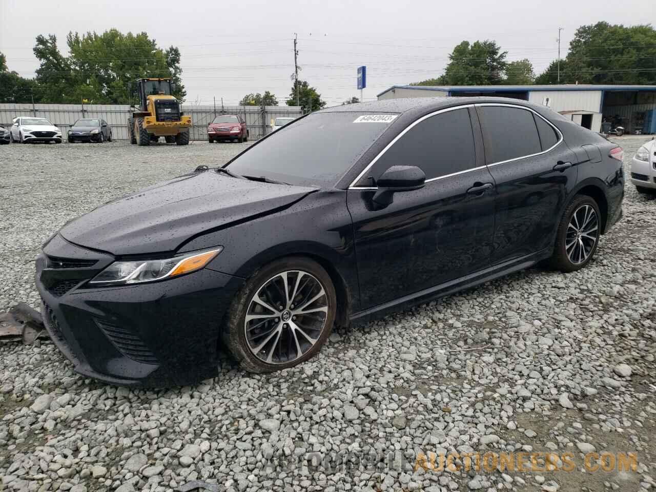 4T1B11HK3JU058112 TOYOTA CAMRY 2018