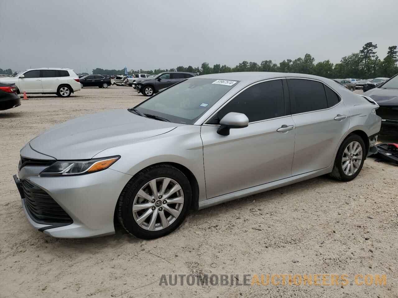 4T1B11HK3JU058370 TOYOTA CAMRY 2018