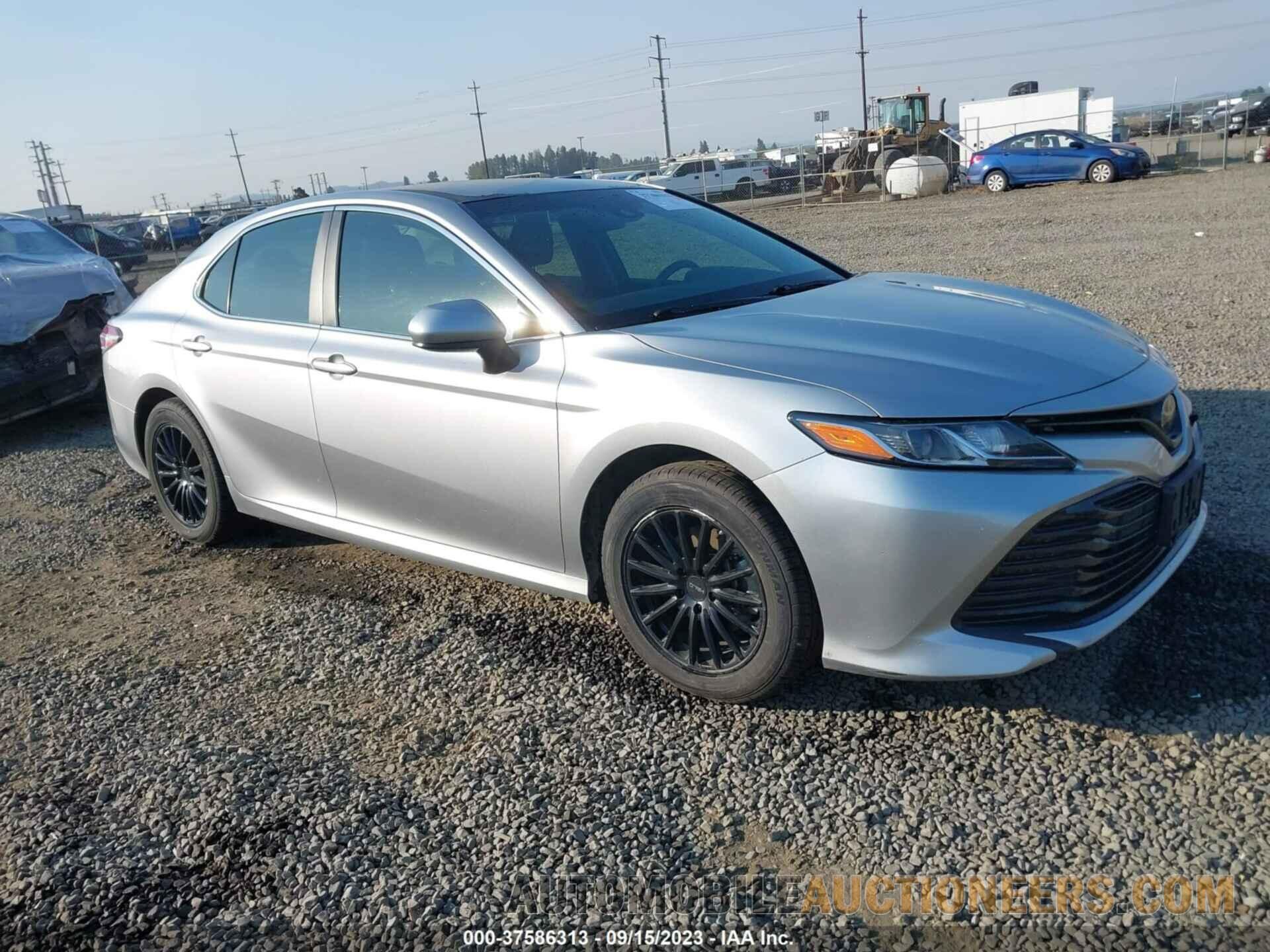 4T1B11HK3JU061673 TOYOTA CAMRY 2018