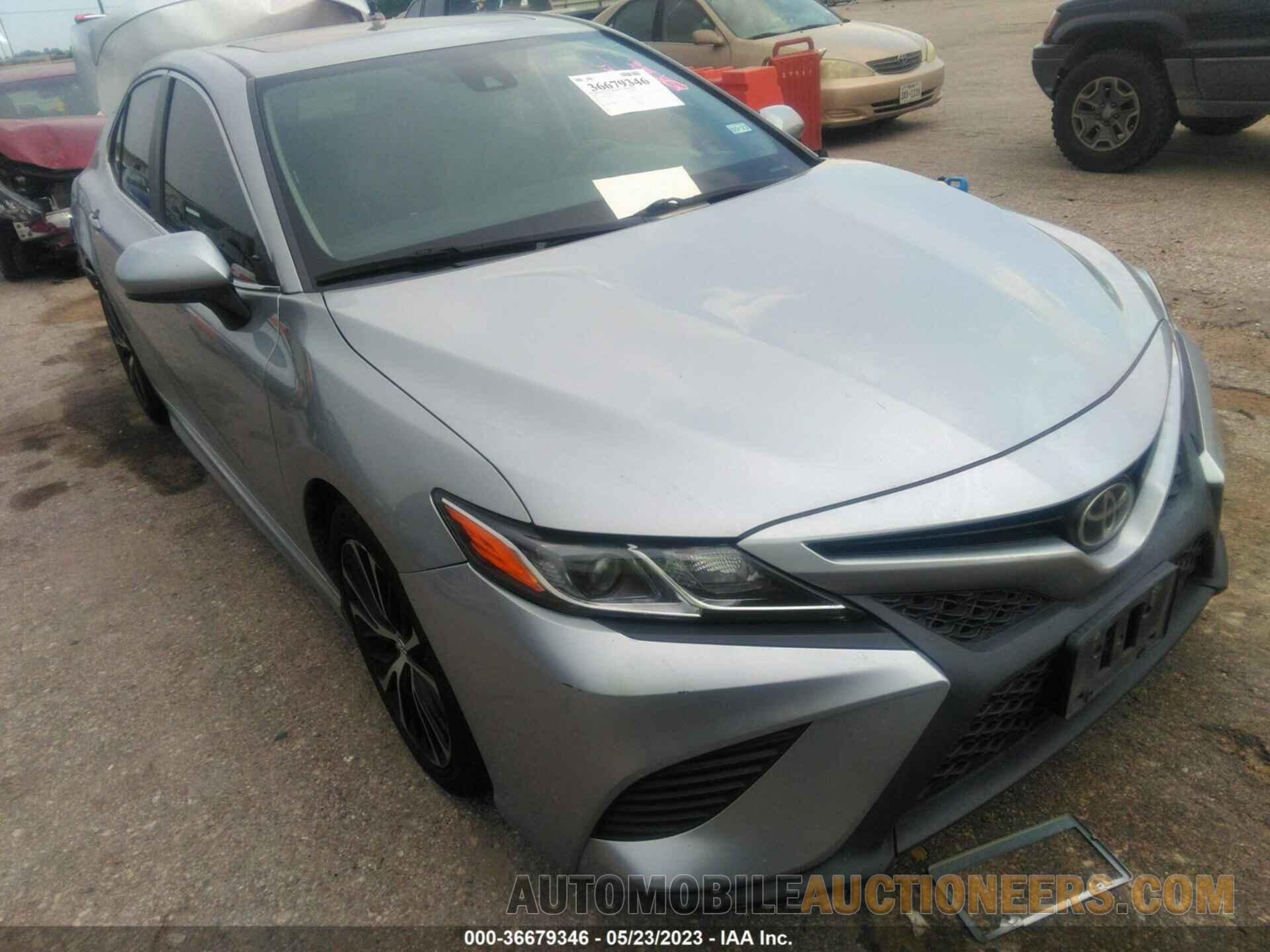 4T1B11HK3JU064105 TOYOTA CAMRY 2018