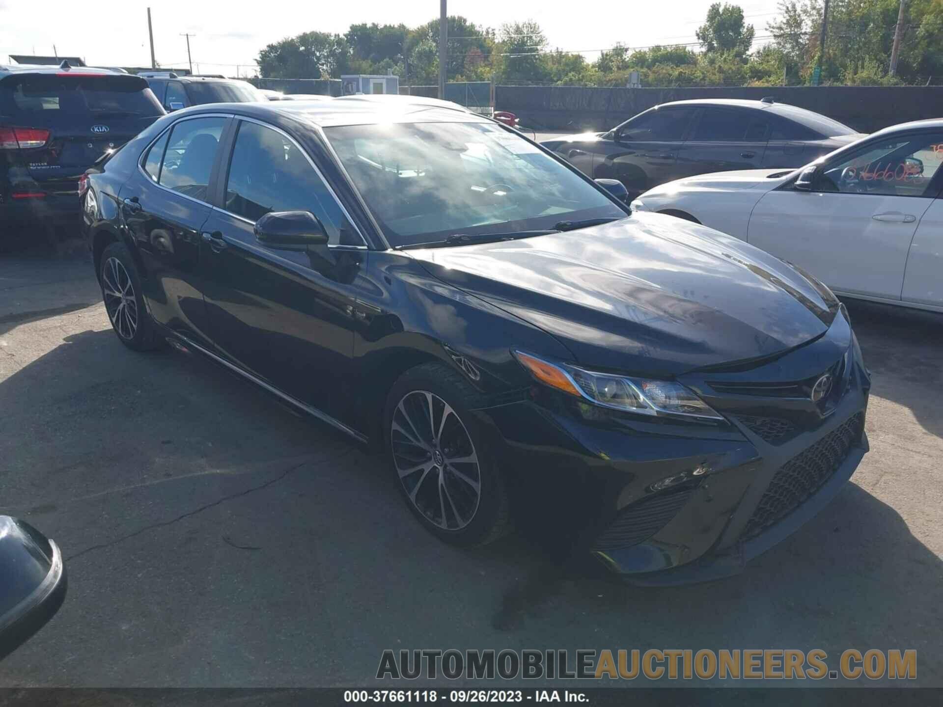 4T1B11HK3JU065447 TOYOTA CAMRY 2018