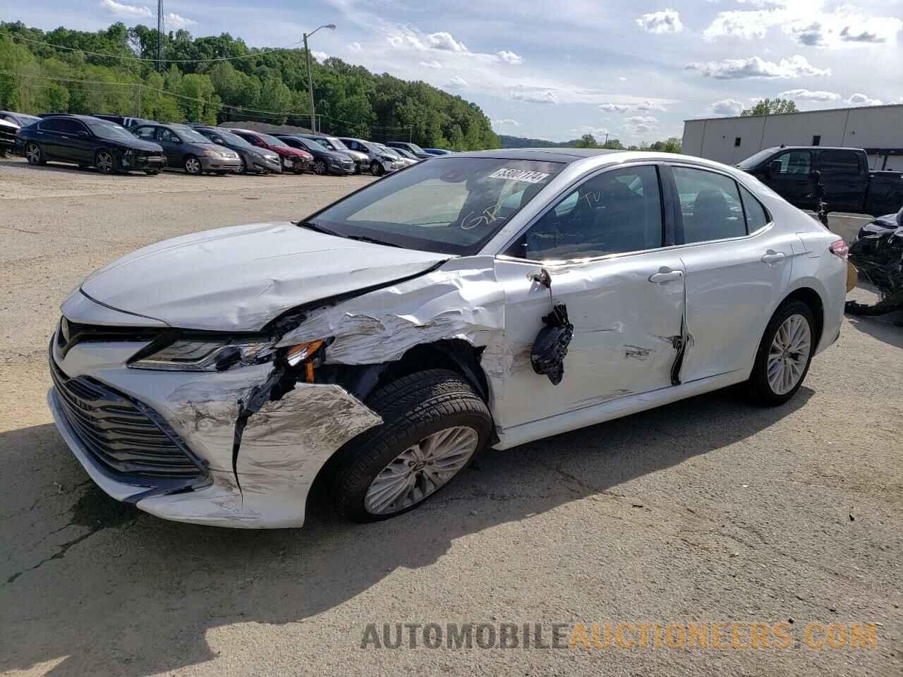 4T1B11HK3JU067280 TOYOTA CAMRY 2018