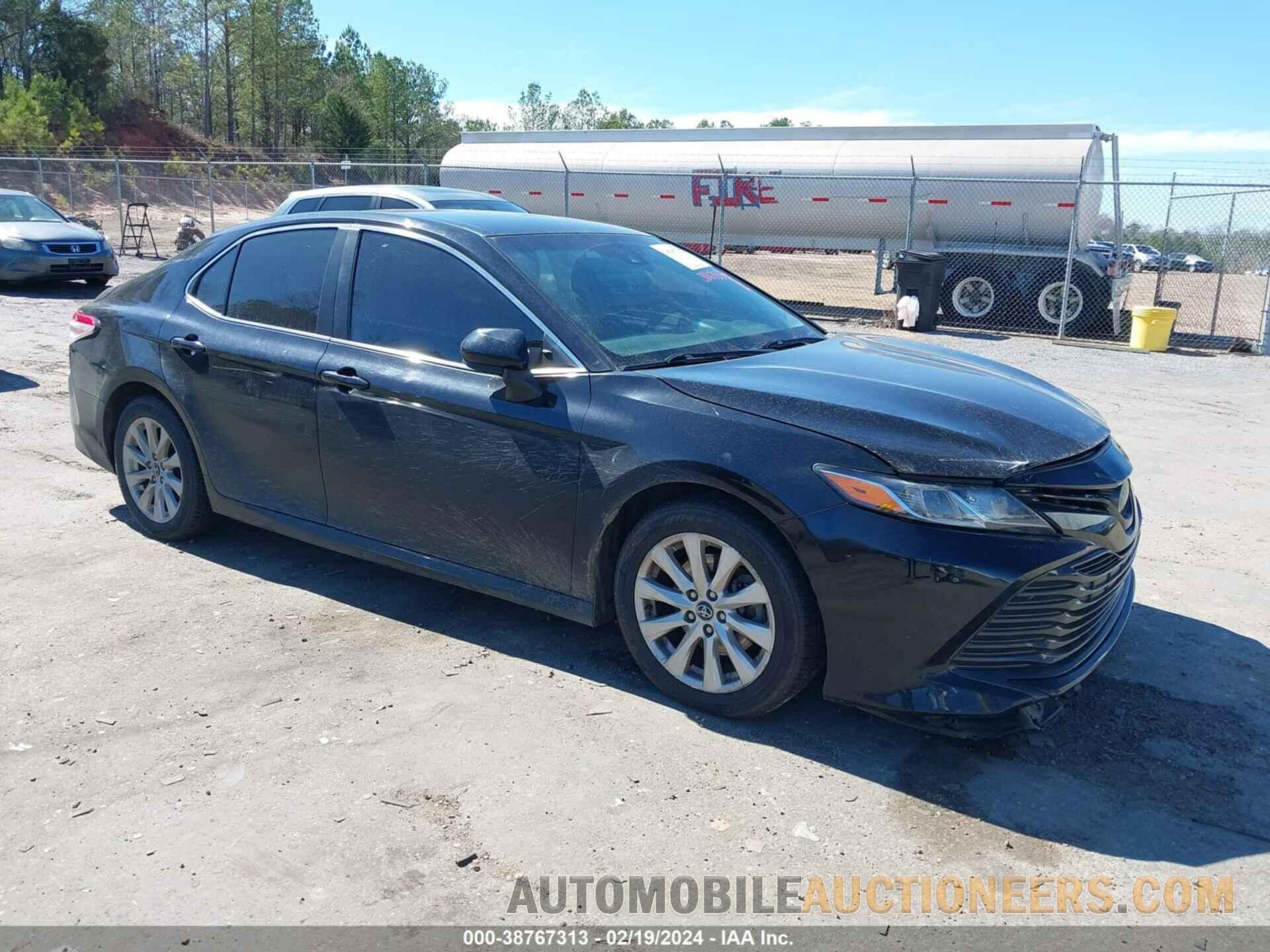 4T1B11HK3JU070504 TOYOTA CAMRY 2018