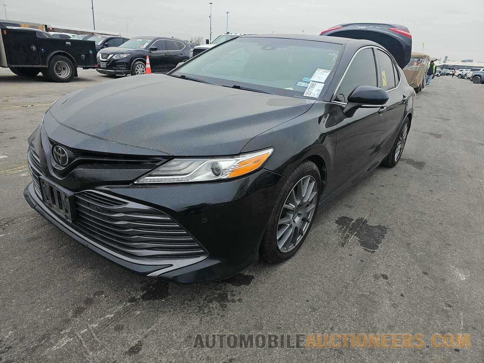 4T1B11HK3JU072043 Toyota Camry 2018