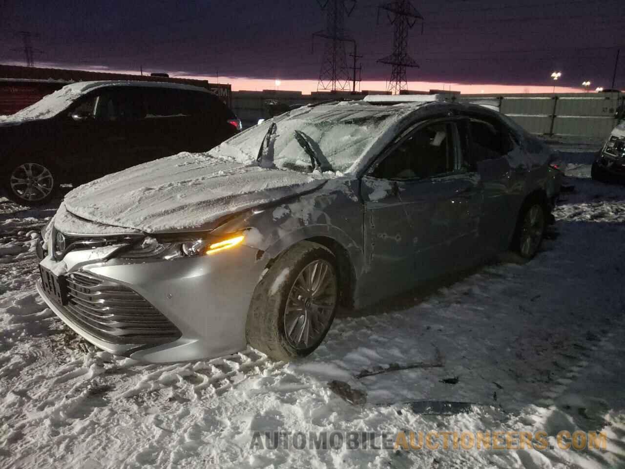 4T1B11HK3JU072141 TOYOTA CAMRY 2018