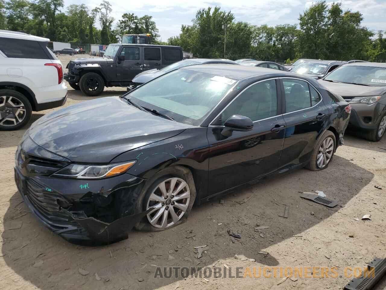 4T1B11HK3JU072897 TOYOTA CAMRY 2018