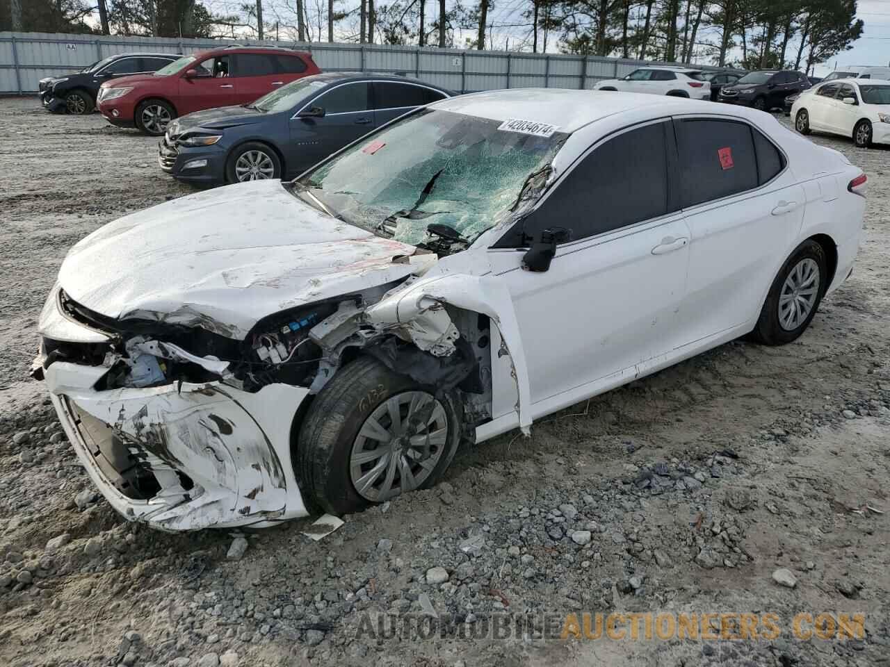 4T1B11HK3JU076013 TOYOTA CAMRY 2018