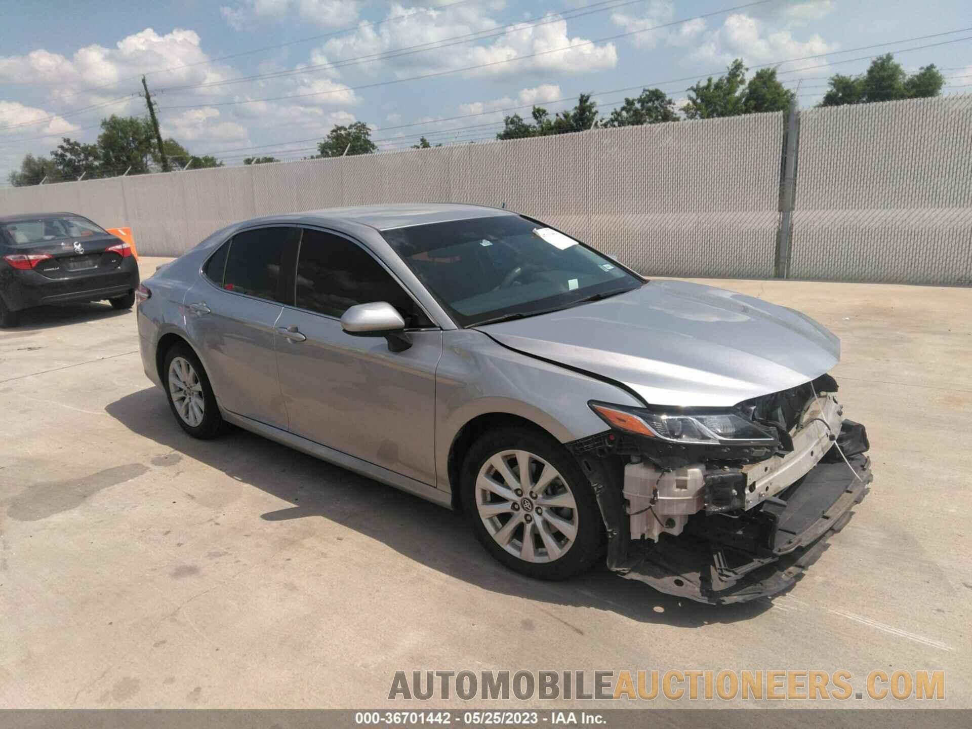 4T1B11HK3JU080157 TOYOTA CAMRY 2018