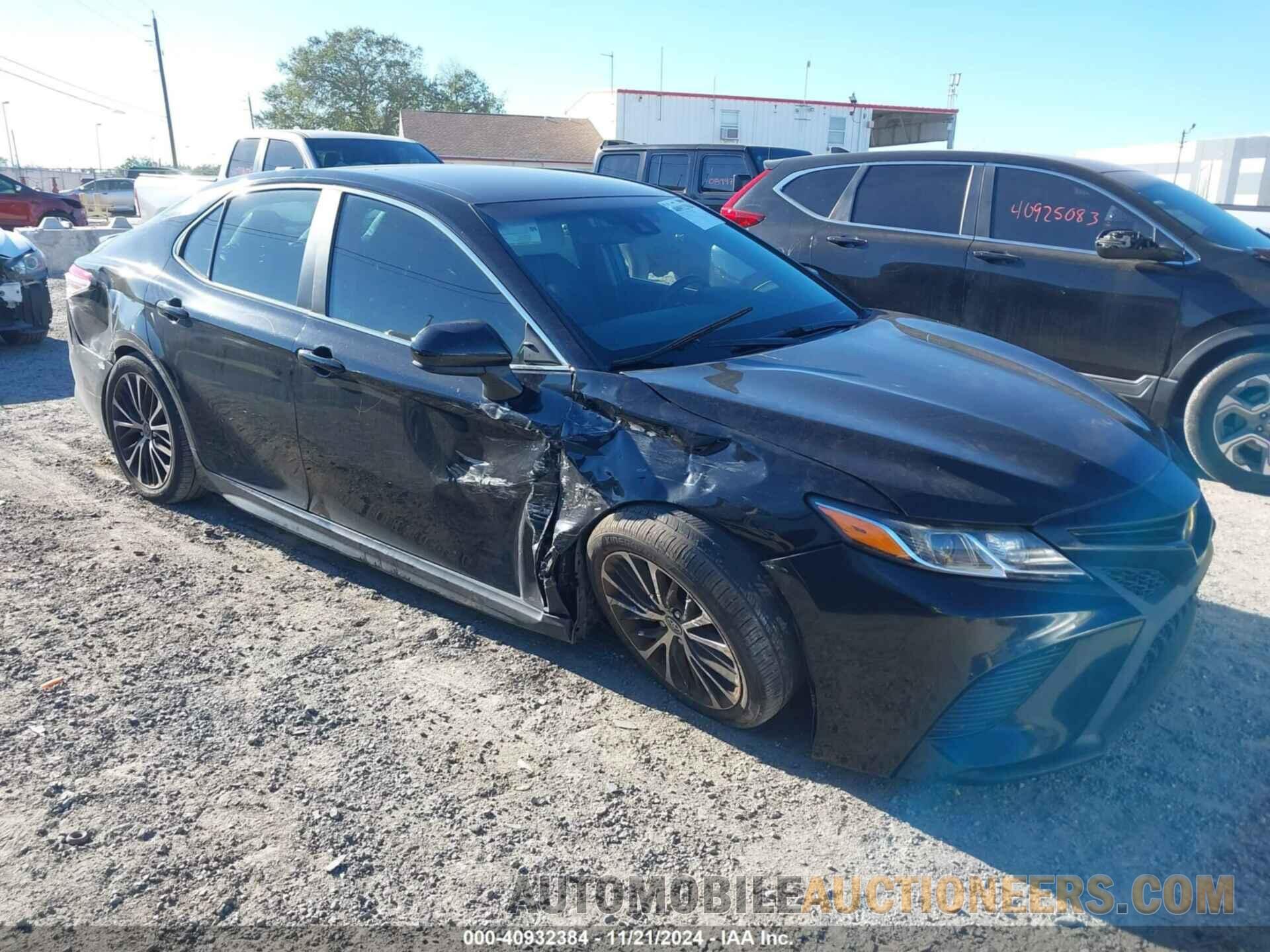 4T1B11HK3JU083656 TOYOTA CAMRY 2018