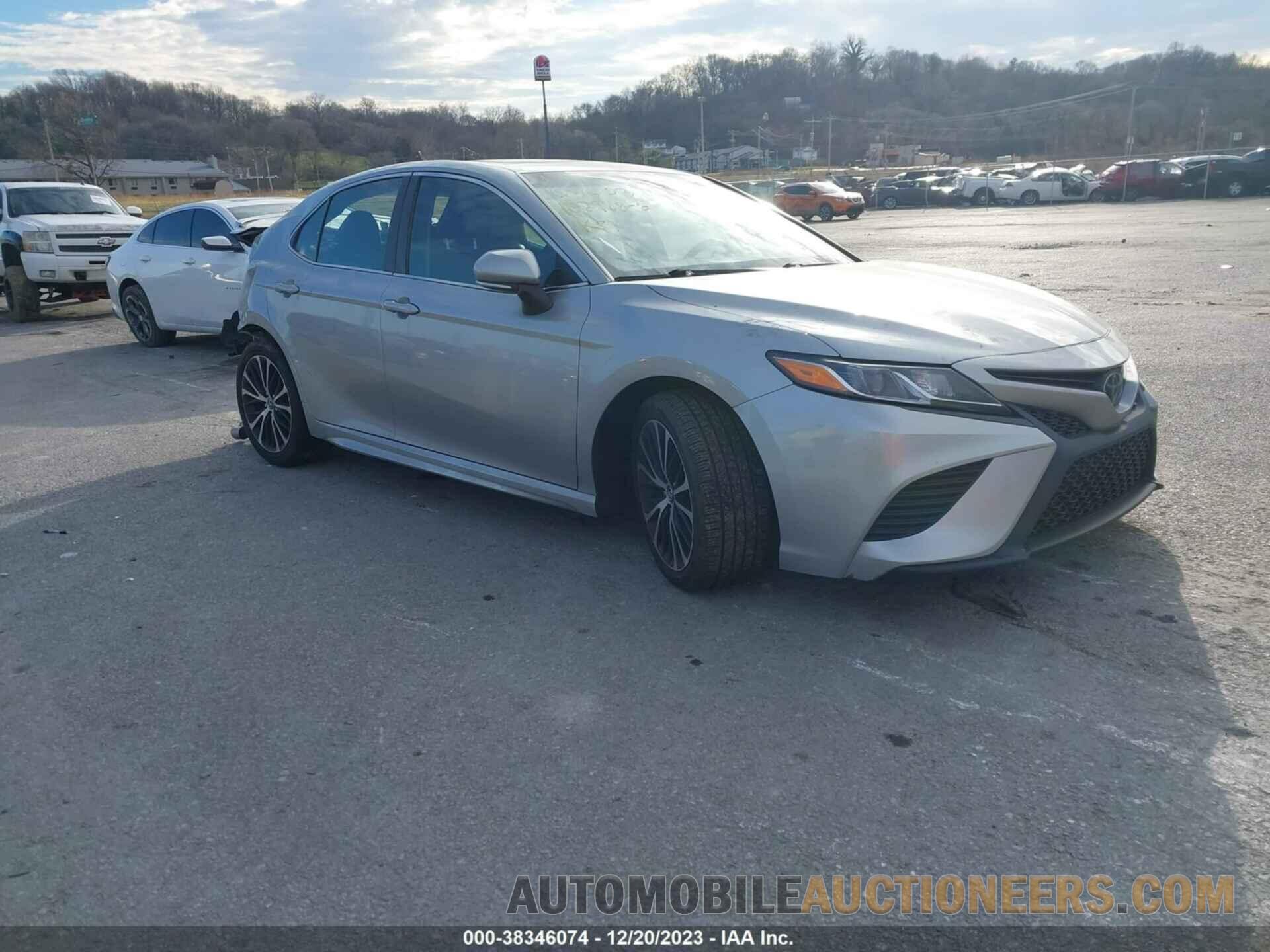 4T1B11HK3JU090882 TOYOTA CAMRY 2018