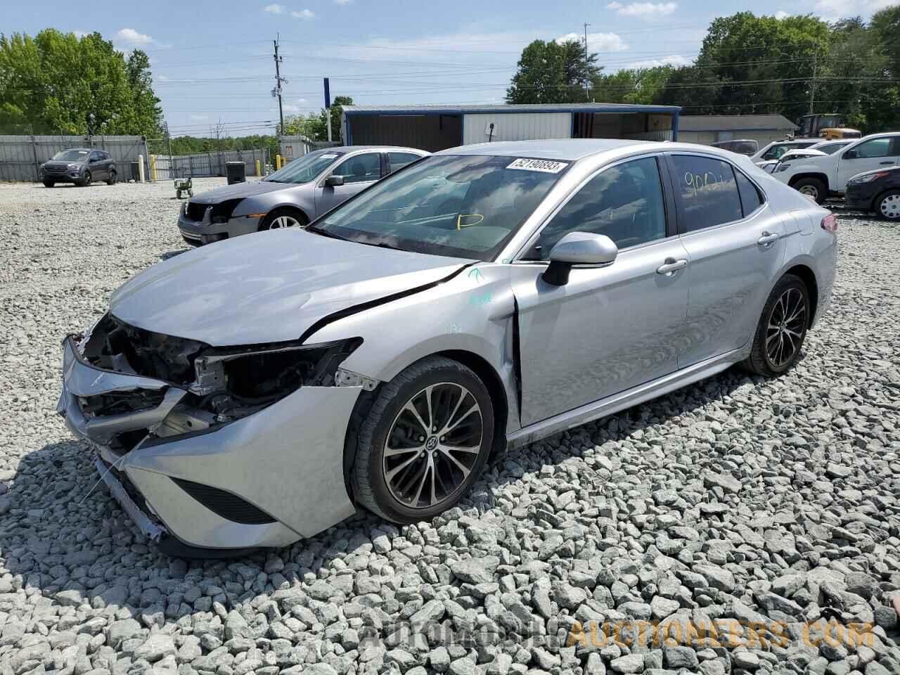 4T1B11HK3JU094303 TOYOTA CAMRY 2018