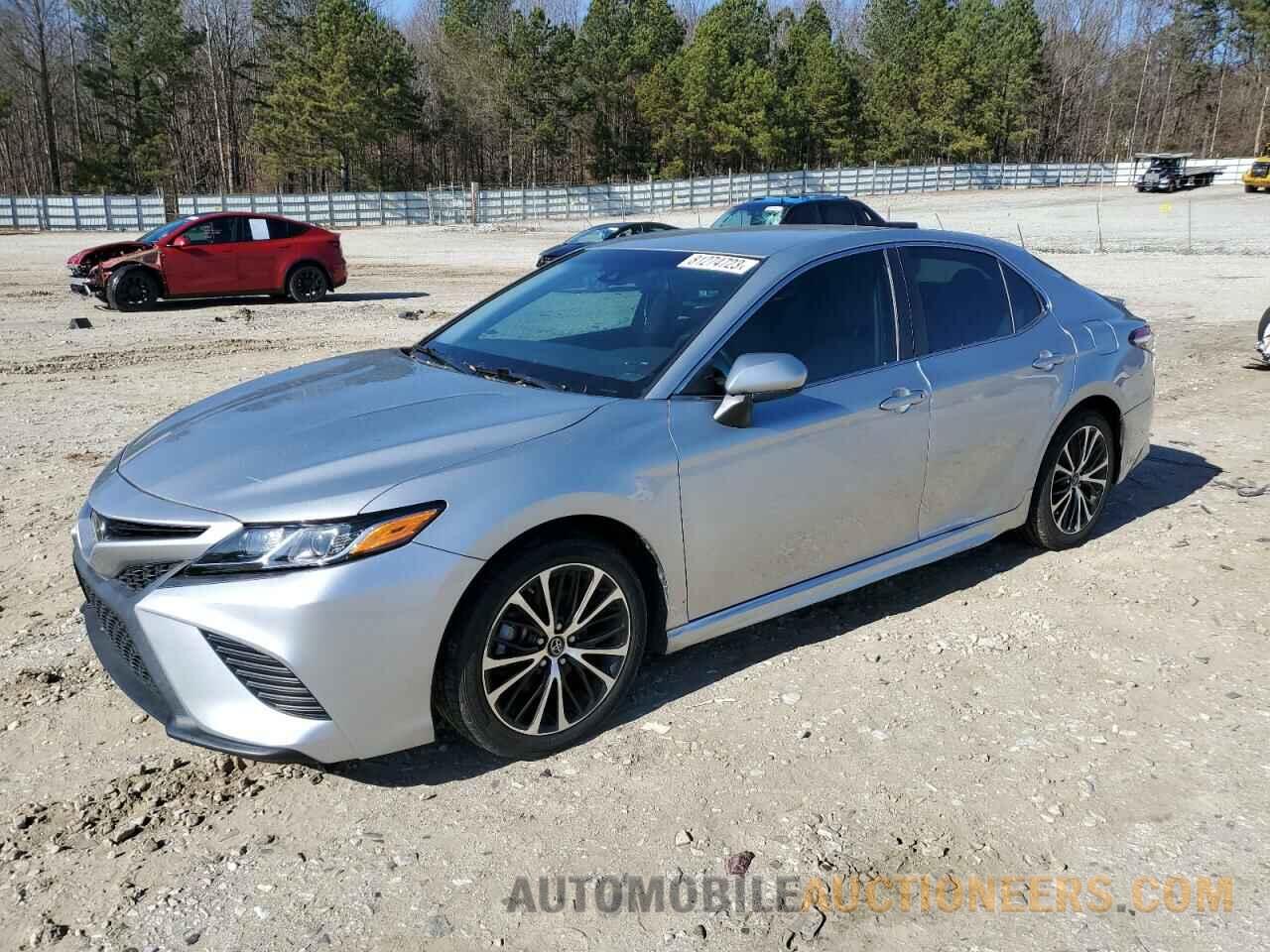 4T1B11HK3JU099999 TOYOTA CAMRY 2018