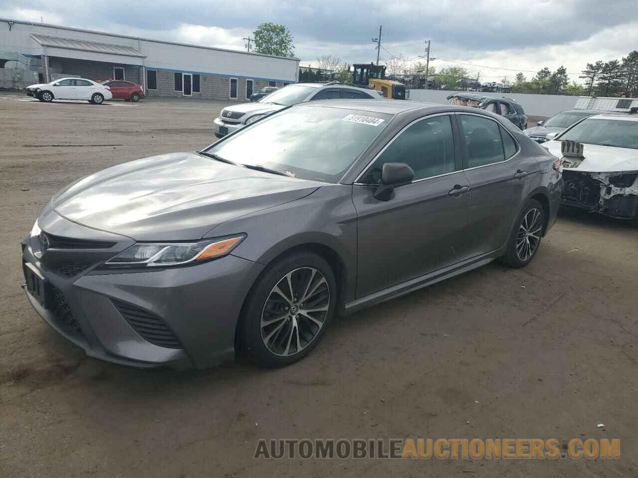 4T1B11HK3JU111049 TOYOTA CAMRY 2018