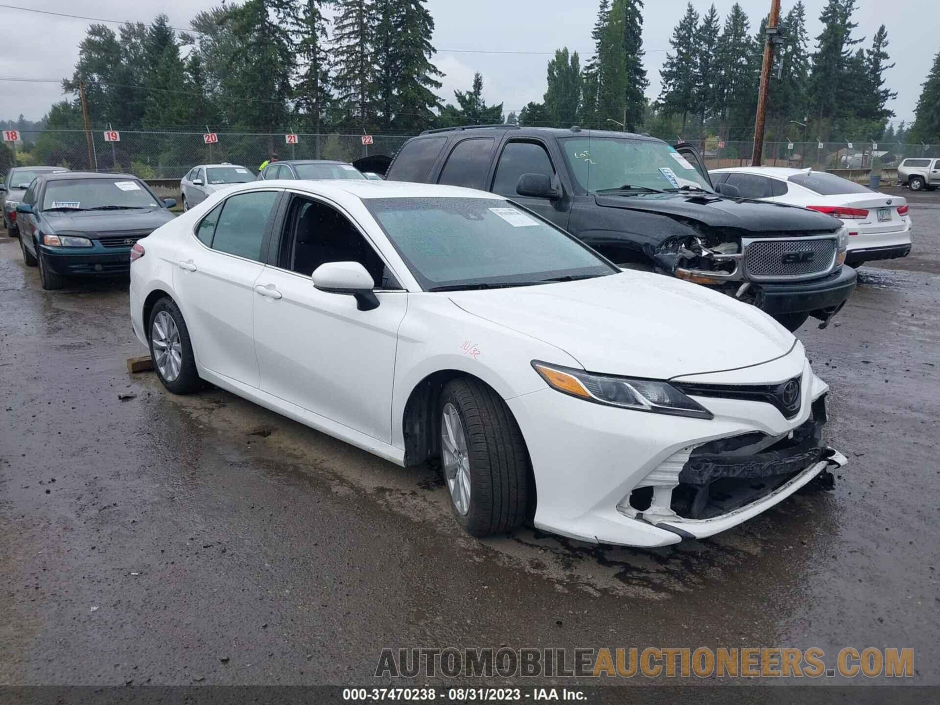 4T1B11HK3JU115084 TOYOTA CAMRY 2018