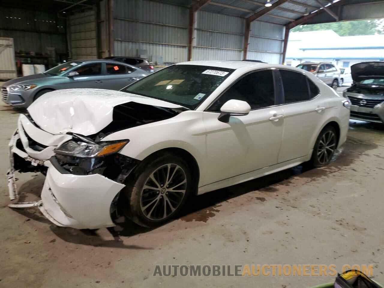 4T1B11HK3JU116235 TOYOTA CAMRY 2018