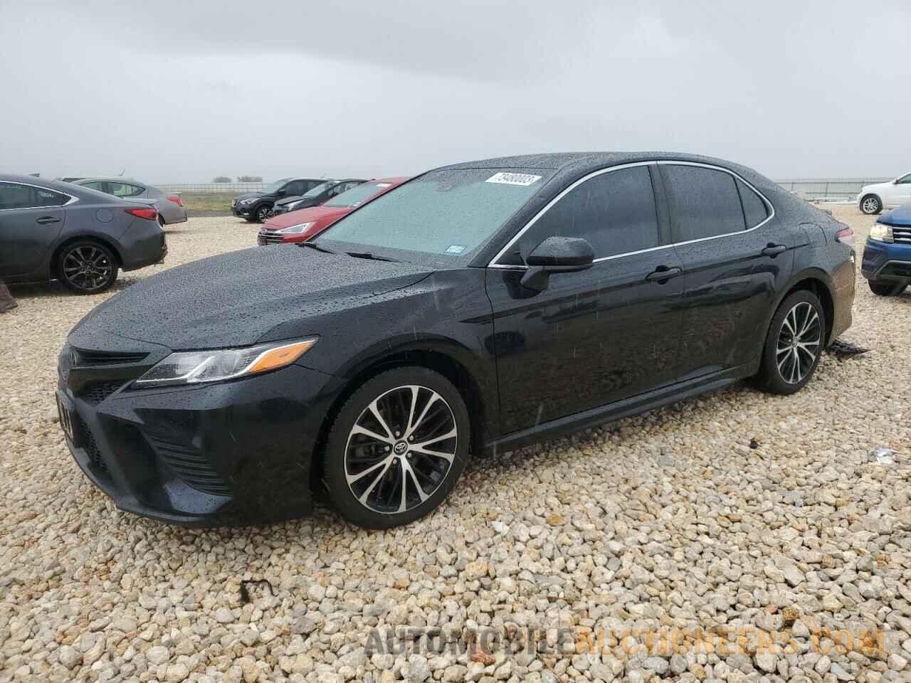 4T1B11HK3JU118356 TOYOTA CAMRY 2018