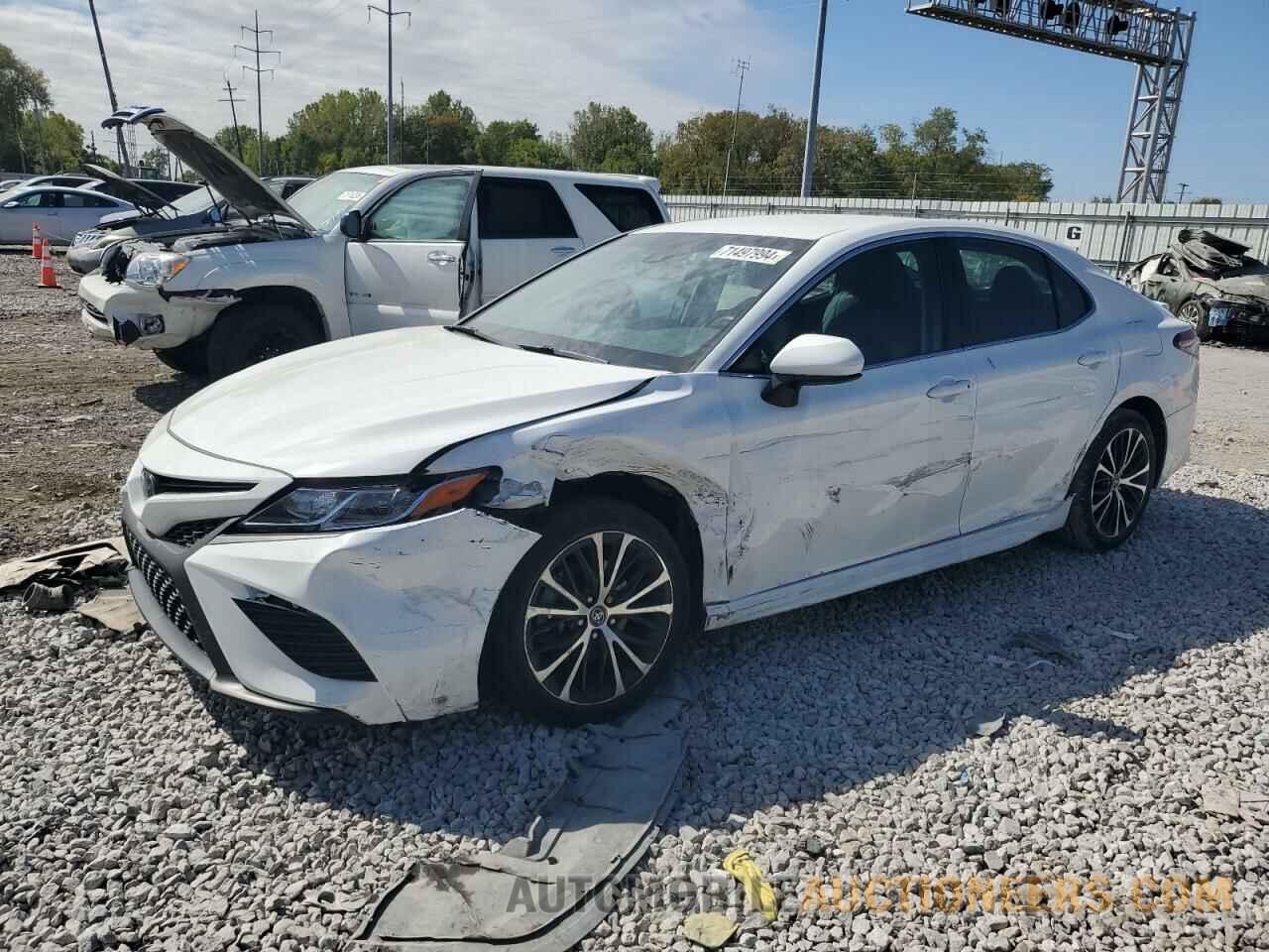 4T1B11HK3JU119247 TOYOTA CAMRY 2018