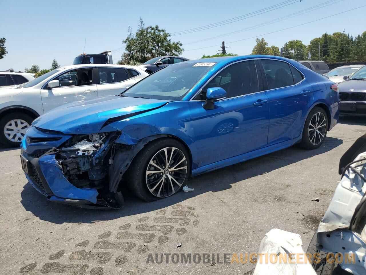 4T1B11HK3JU120799 TOYOTA CAMRY 2018