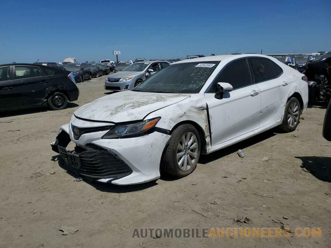 4T1B11HK3JU121600 TOYOTA CAMRY 2018