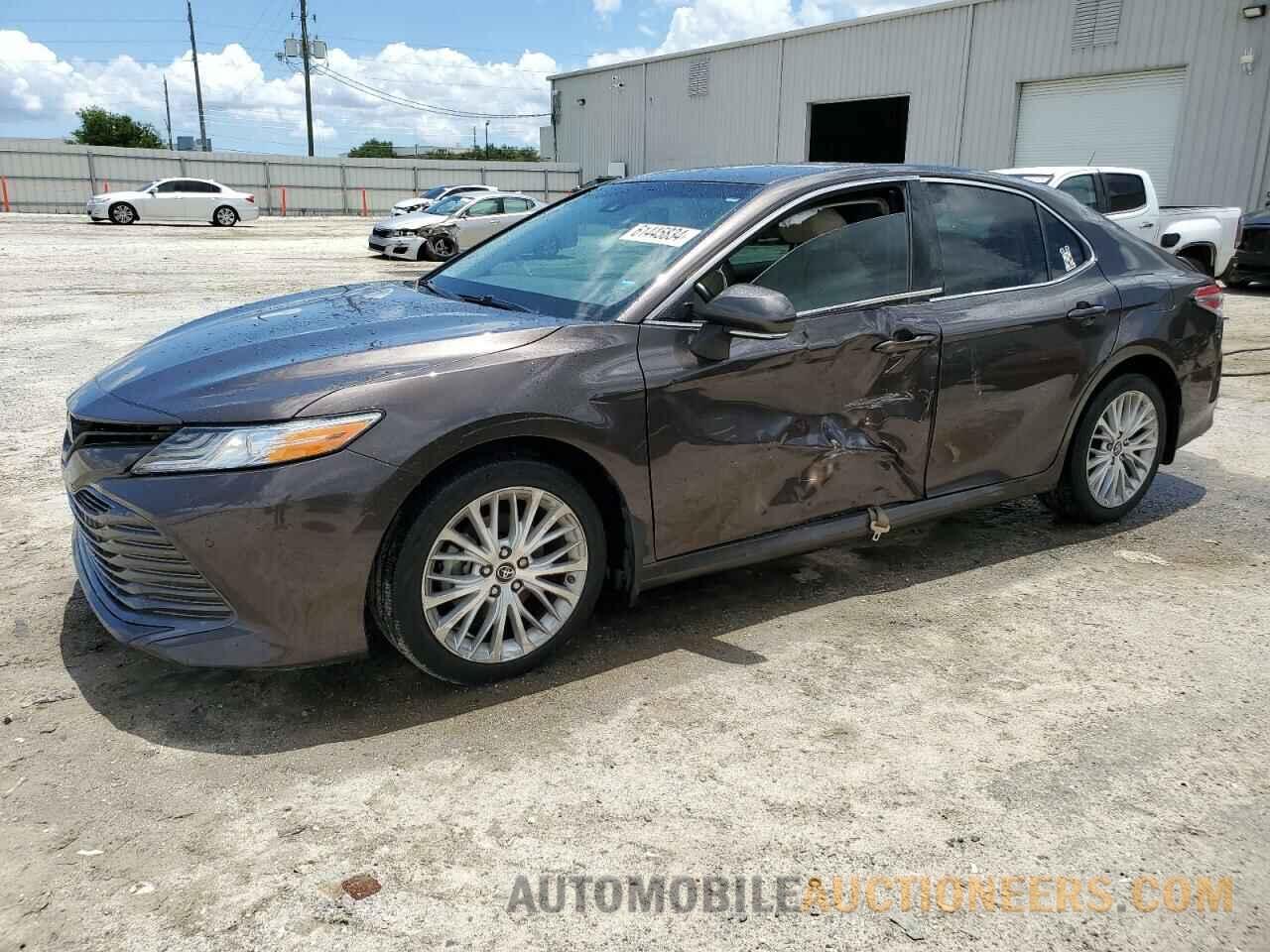 4T1B11HK3JU123928 TOYOTA CAMRY 2018