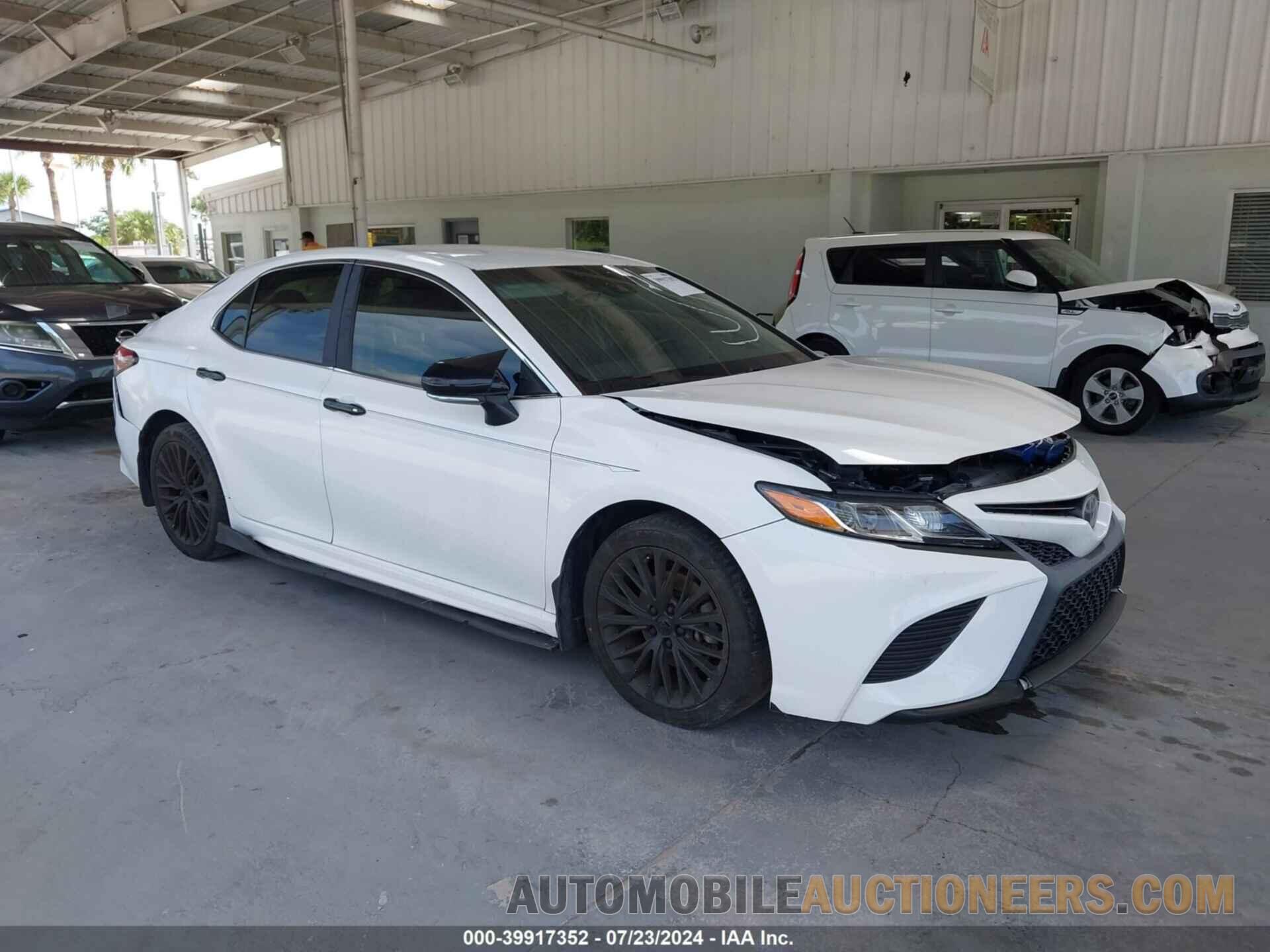 4T1B11HK3JU129020 TOYOTA CAMRY 2018