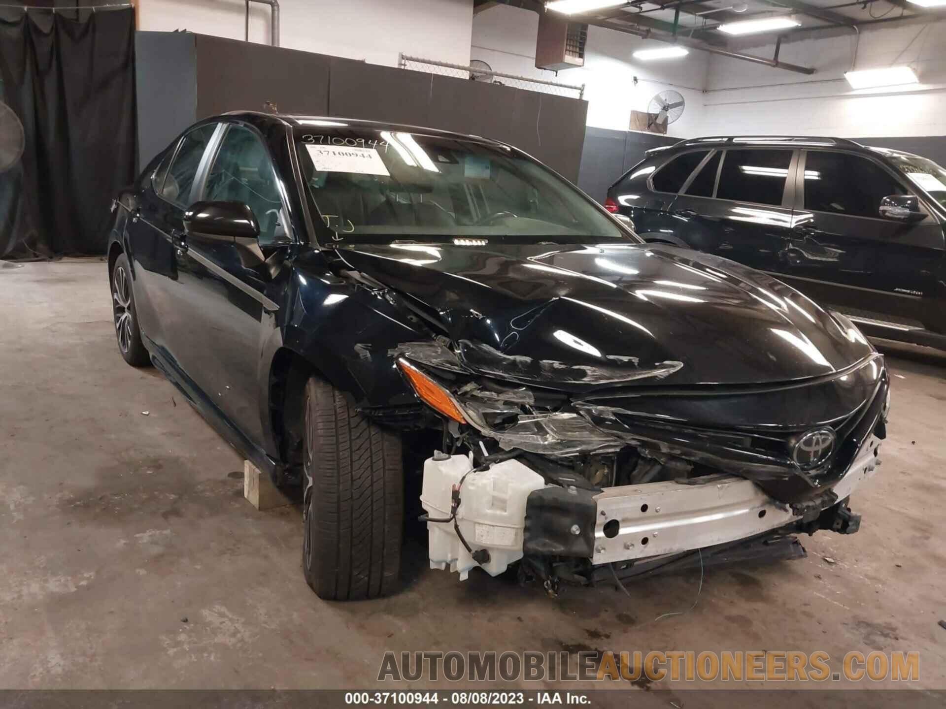 4T1B11HK3JU132614 TOYOTA CAMRY 2018